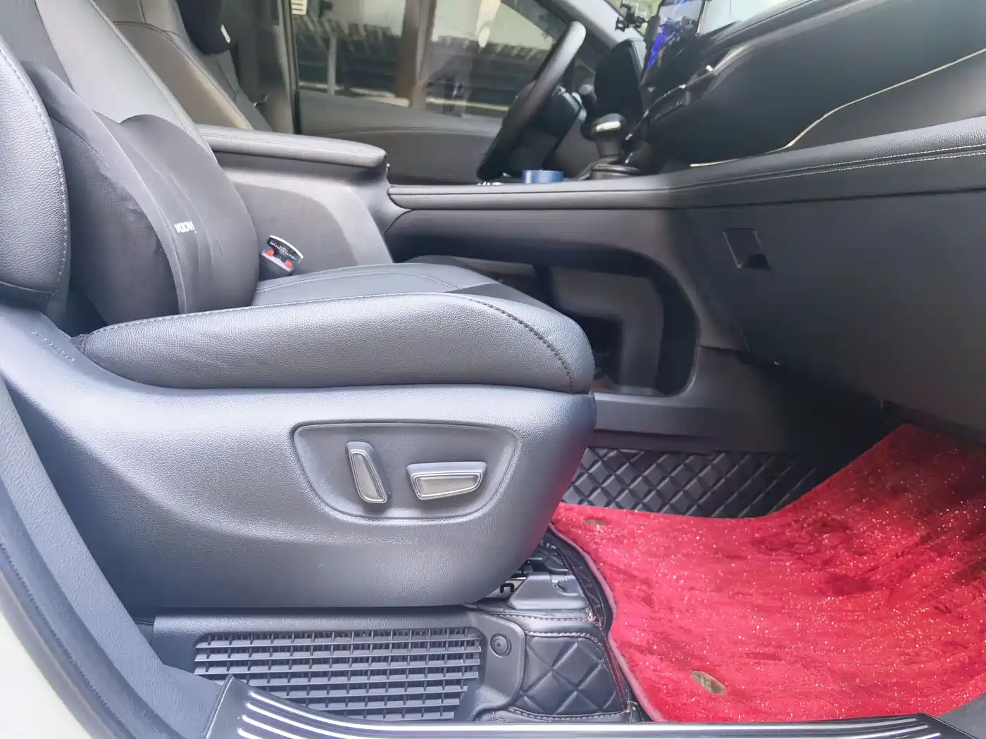 Toyota Sienna 2023 2.5L Hybrid Luxury Welfare Edition фото 21