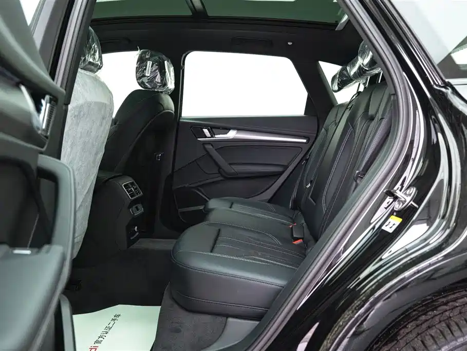 Audi Q5L 2025 Model Year Facelift 45th Anniversary Edition 45 TFSI Luxury Dynamic фото 11
