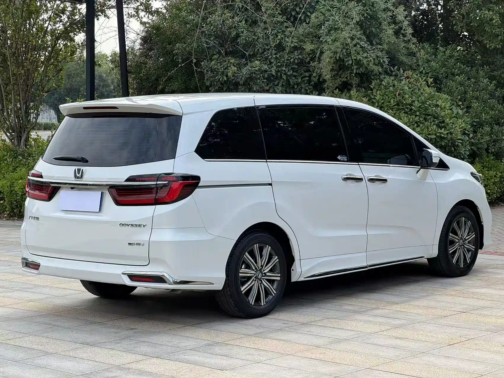 Фото 9 - Honda Odyssey