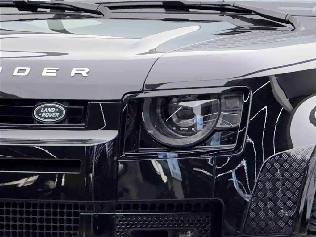 Land Rover Defender 2023 Model 90 3.0T P400 XS фото 3