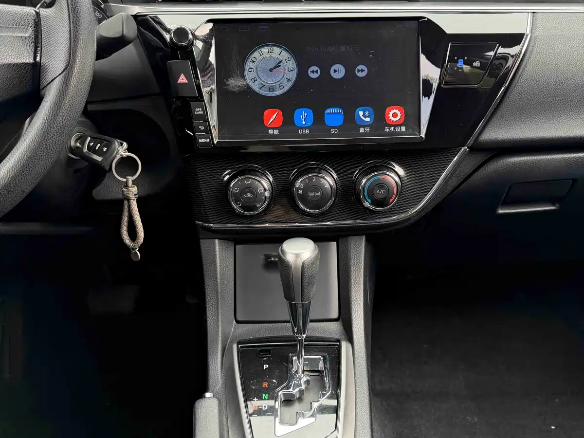 Toyota Corolla 2014 1.6L CVT GL-i фото 8