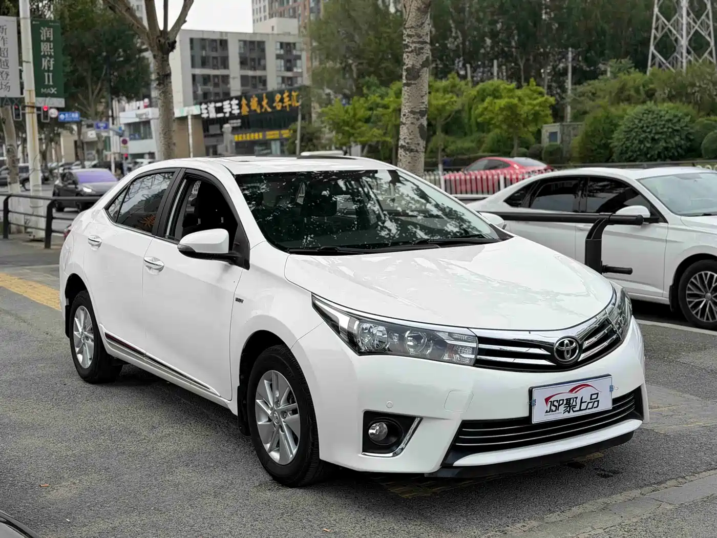 Toyota Corolla 2014 1.6L CVT GL-i фото 3