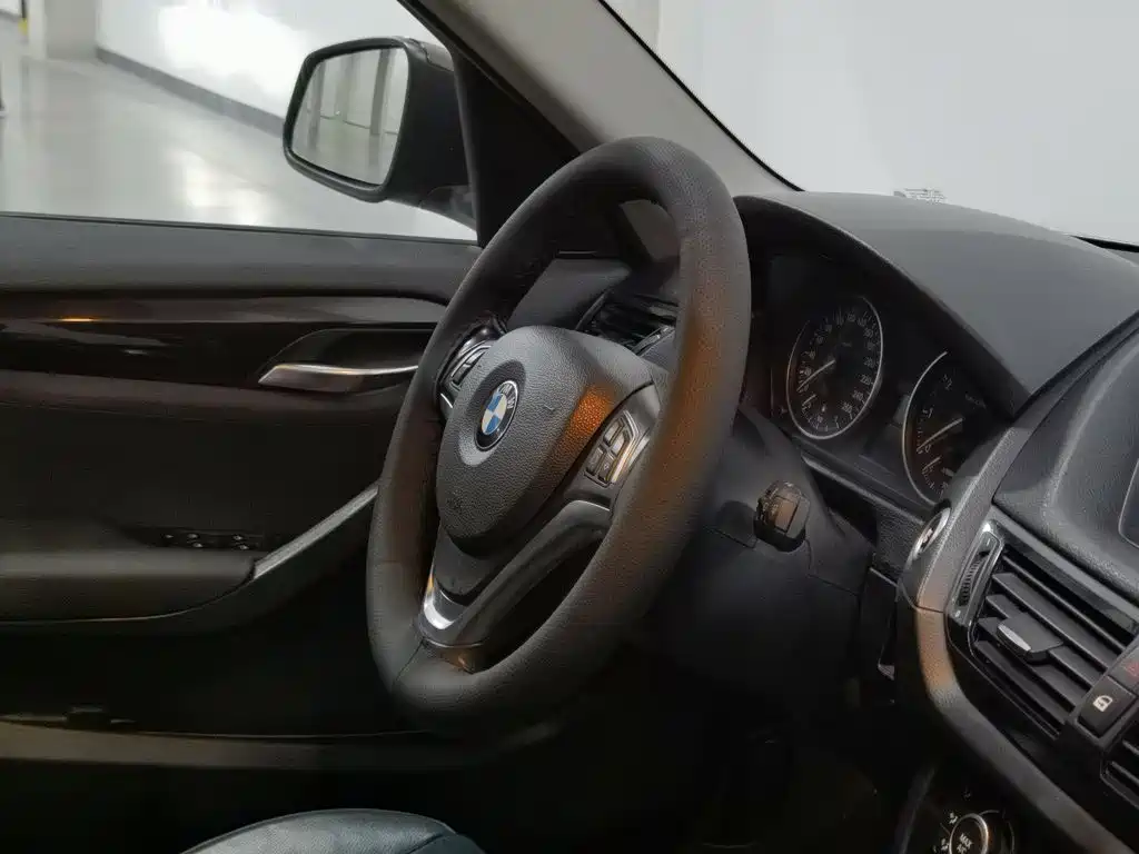 Фото 22 - BMW X1
