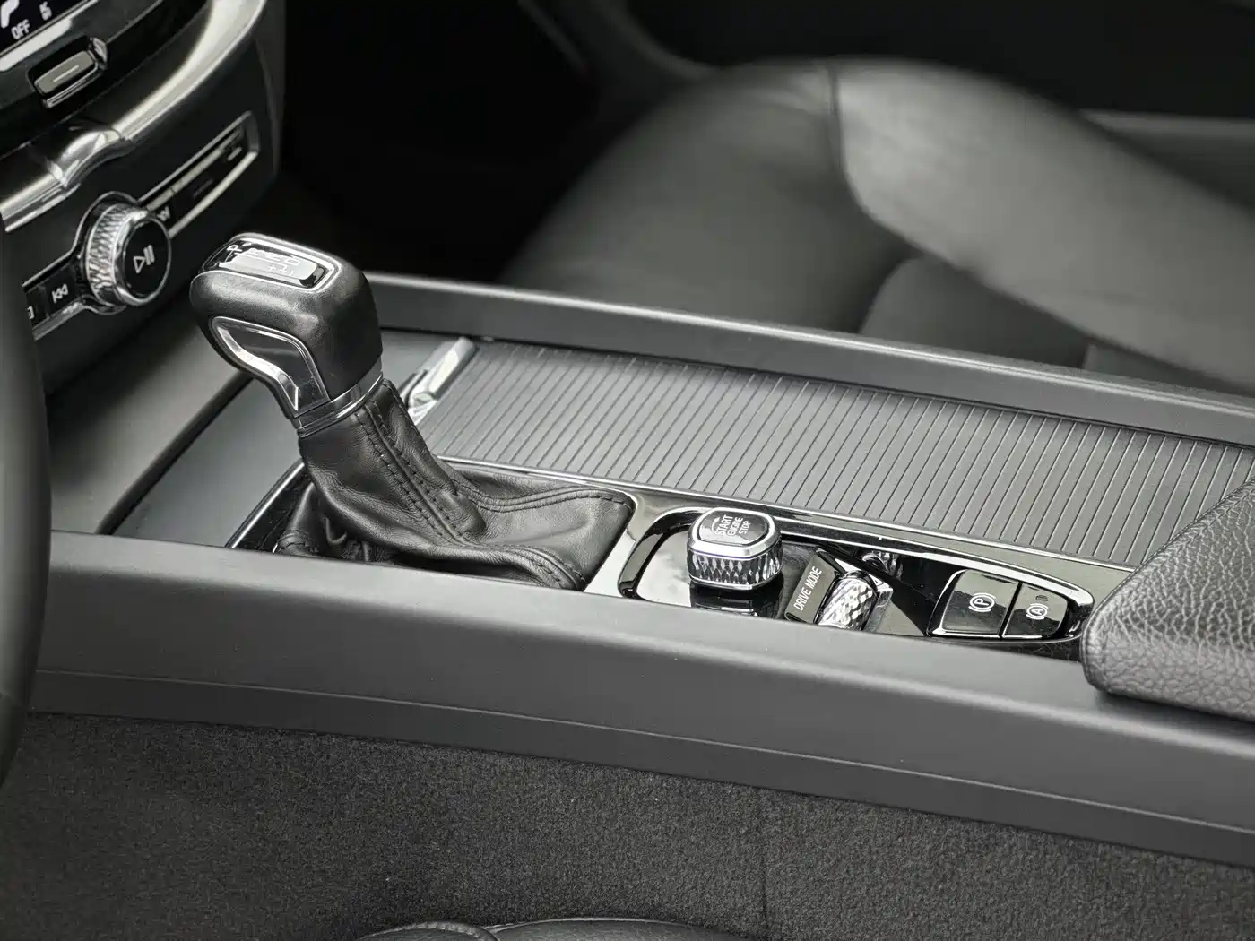 Фото 6 - Volvo XC60