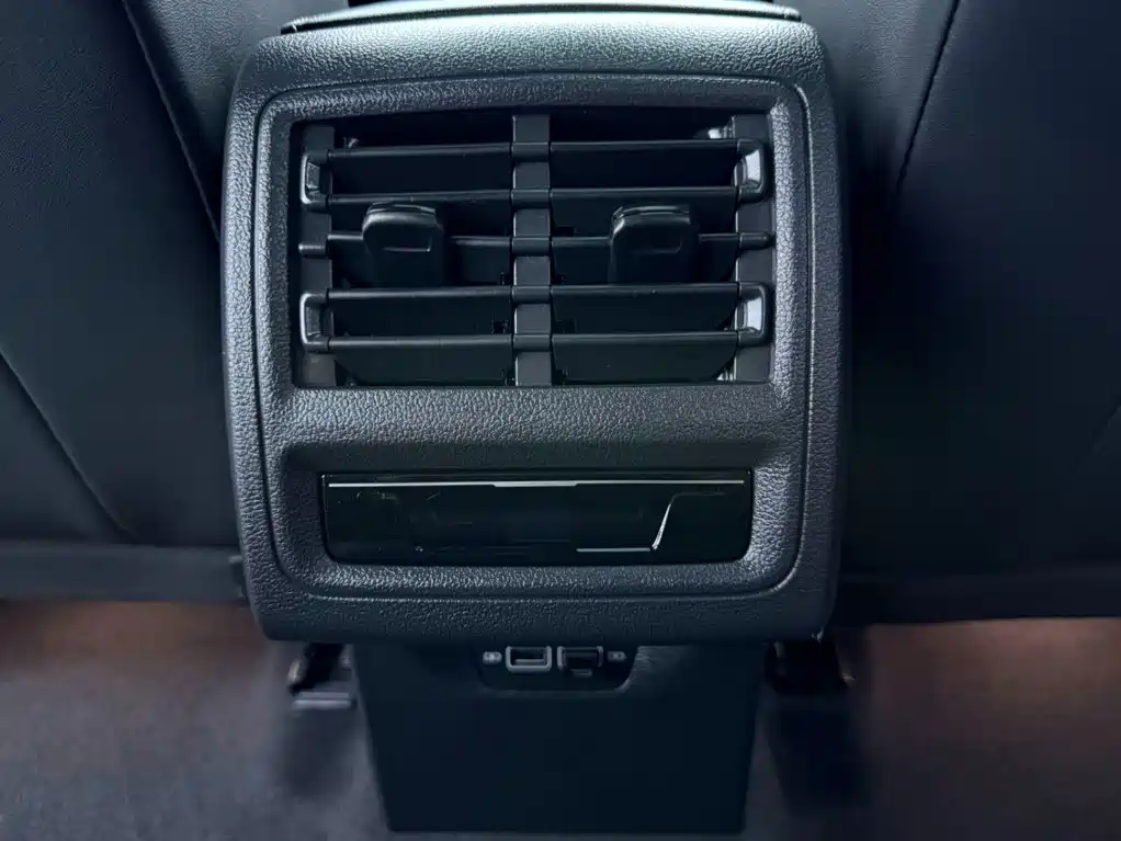Фото 19 - Volkswagen Golf