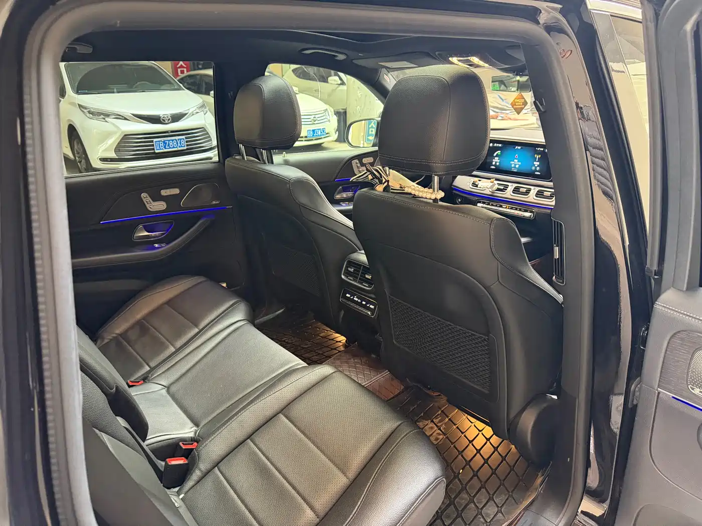 Mercedes-Benz GLS 2023 GLS 450 4MATIC Luxury Edition фото 8