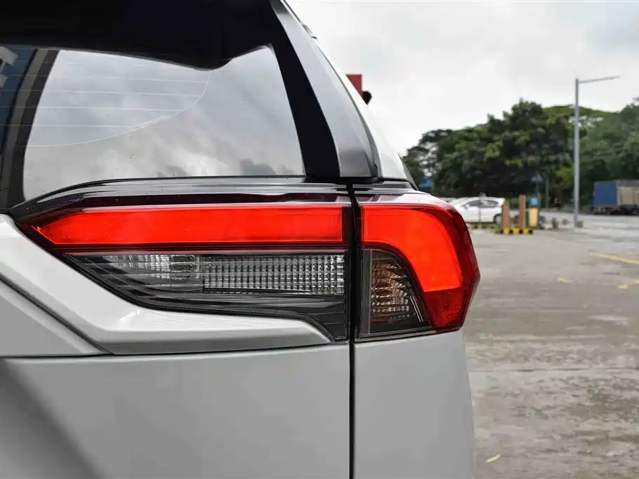 Toyota RAV4 Rongfang 2022 2.0L CVT 2WD Trend Plus Edition фото 18