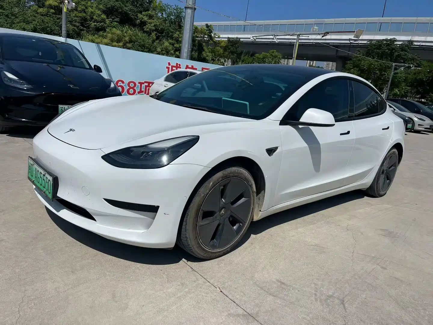 Фото 2 - Tesla Model 3