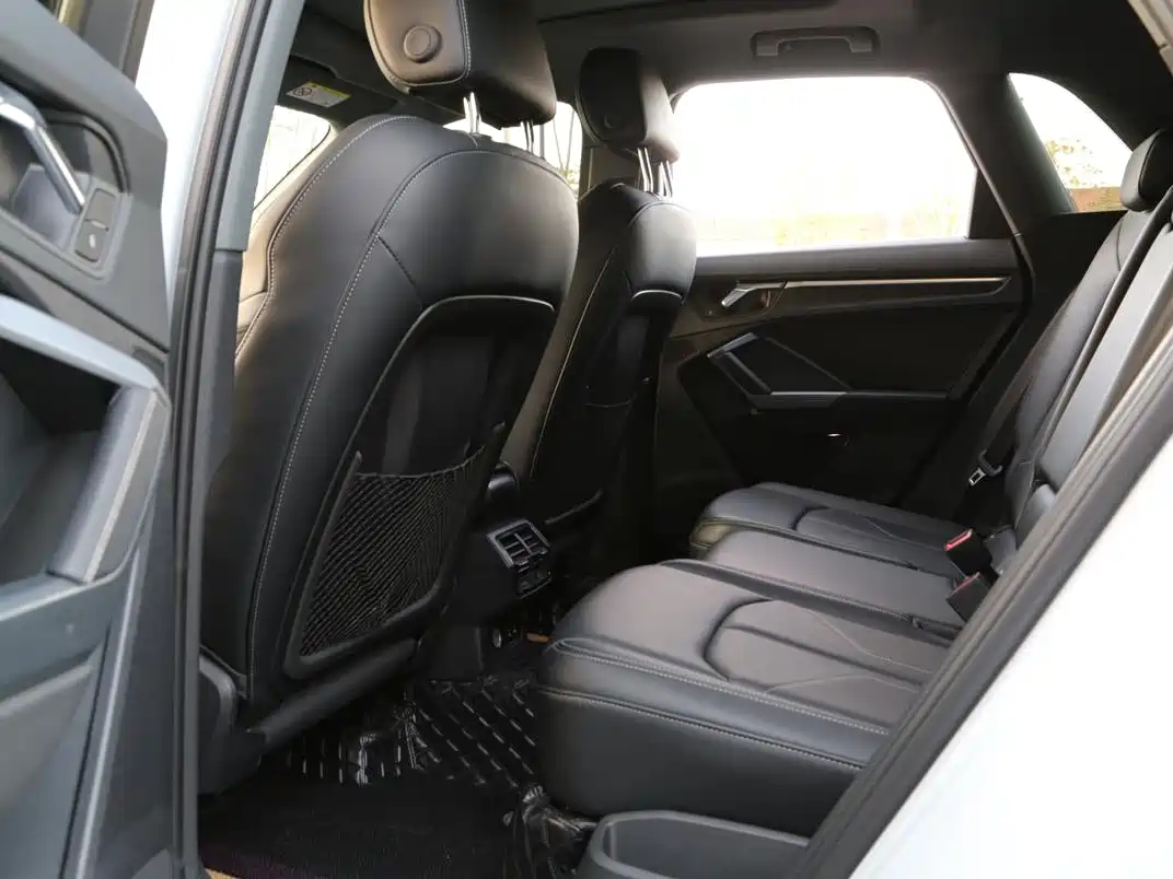 Audi Q3 2024 35 TFSI Fashion Sport фото 13