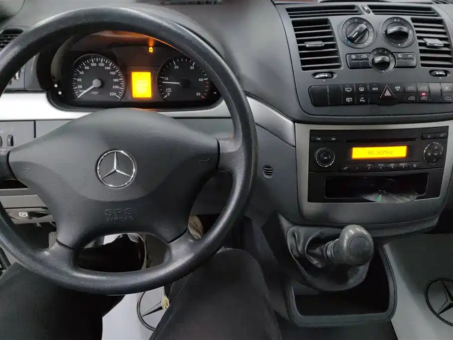 Mercedes-Benz Vito 2013 2.1T Elite Edition фото 12
