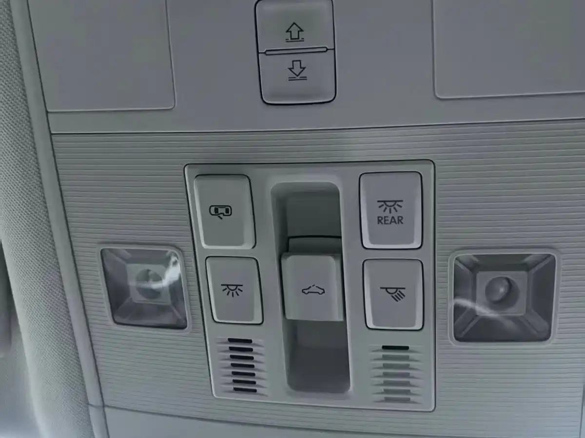 VOLKSWAGEN T ROC EXPLORING SONGS