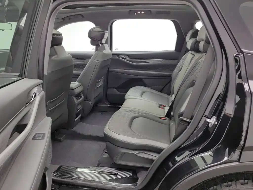 Фото 15 - Ford Edge