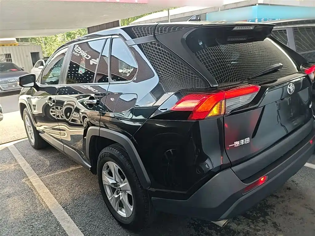 Toyota RAV4 Rongfang 2023 2.0L CVT 2WD Urban Edition фото 5