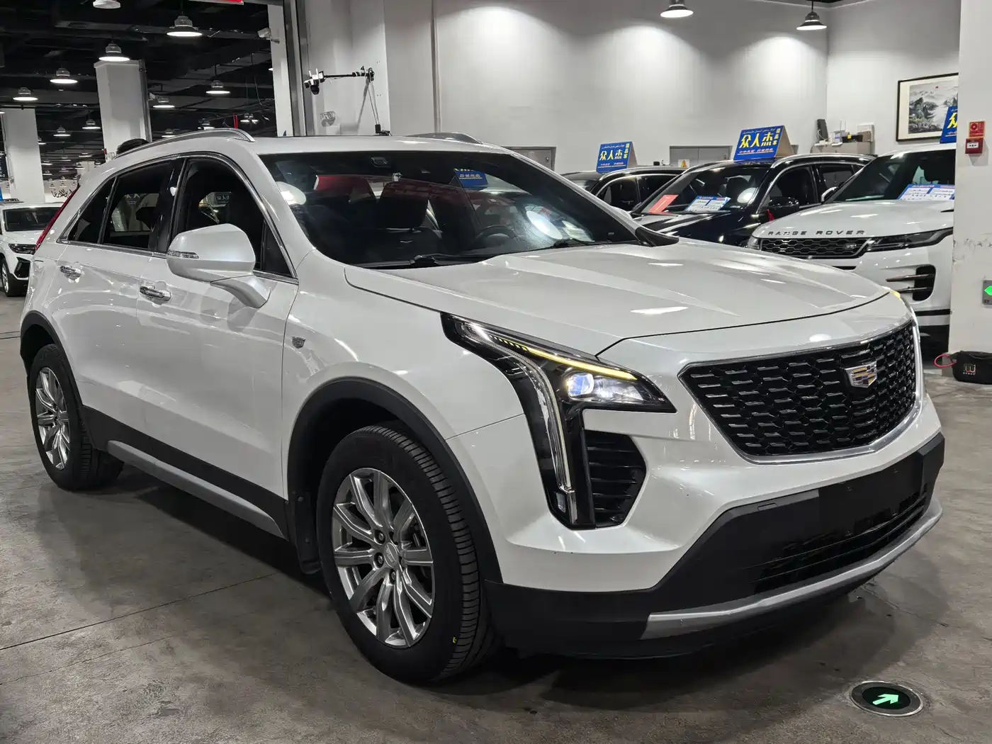 Cadillac XT4 2018 Model 28T 4WD Leading фото 3