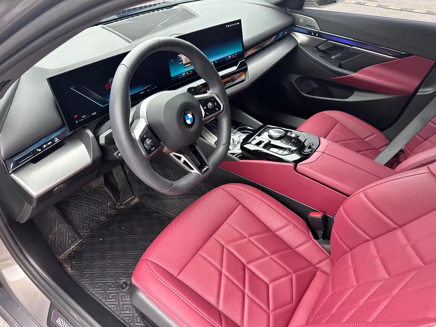 BMW 5 Series 2024 530Li Leading M Sport Package фото 5
