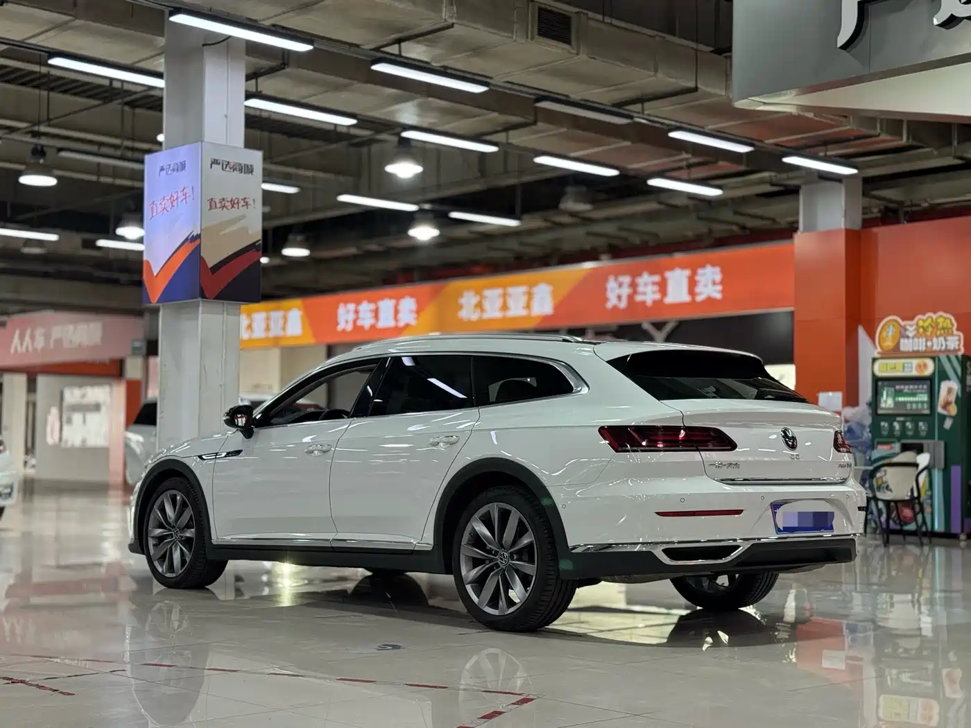 Volkswagen FAW-Volkswagen CC 2023 Shooting Brake 380TSI Hunter's Heart Edition фото 6
