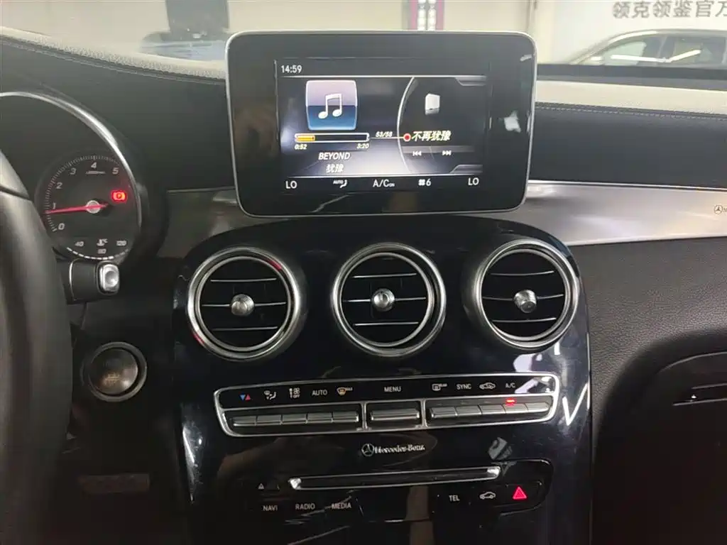 Mercedes-Benz GLC 2017 GLC 200 4MATIC фото 13