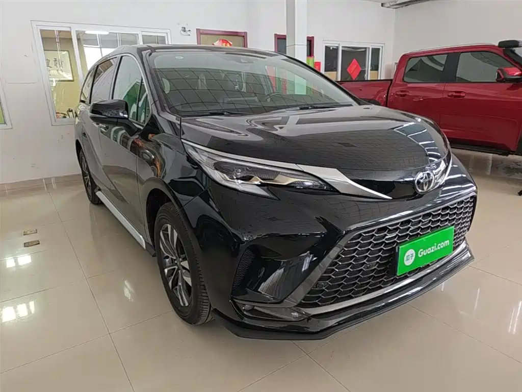 Toyota Granvia 2026 Model 2.5L Hybrid Luxury Edition фото 4