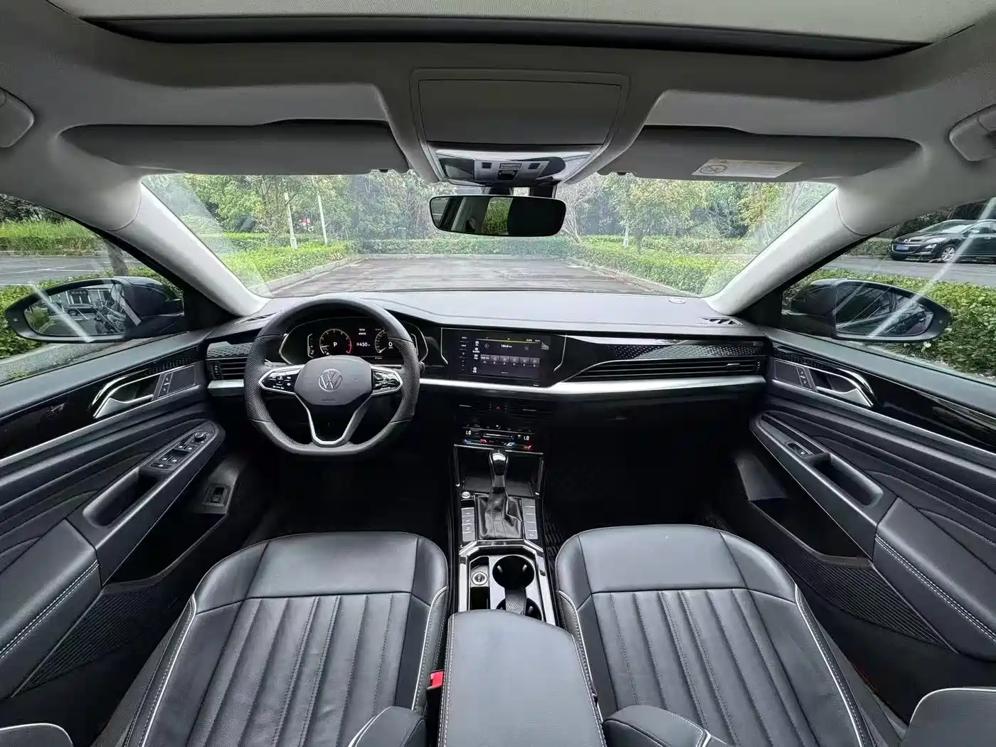 Volkswagen Passat 2023 330TSI Elite Edition фото 8