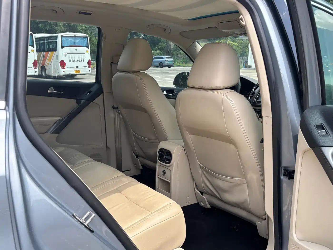 Volkswagen Tiguan 2011 2010 1.8TSI Automatic 4WD Elite