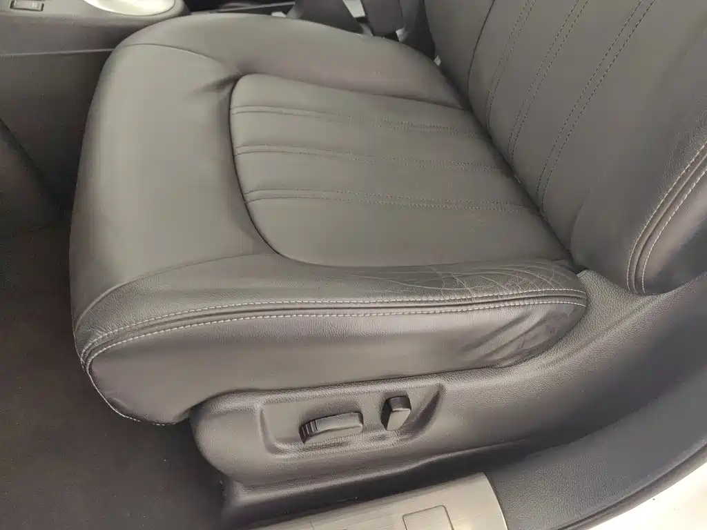 Dongfeng Fengdu MX6 2015 2015 2.0L CVT 4WD Dream Edition