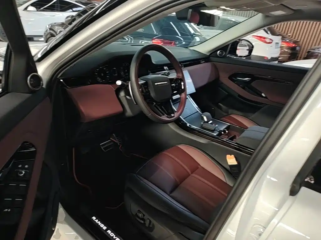 Land Rover Range Rover Evoque 2025 2024 Range Rover Evoque L 249PS Light Master Edition