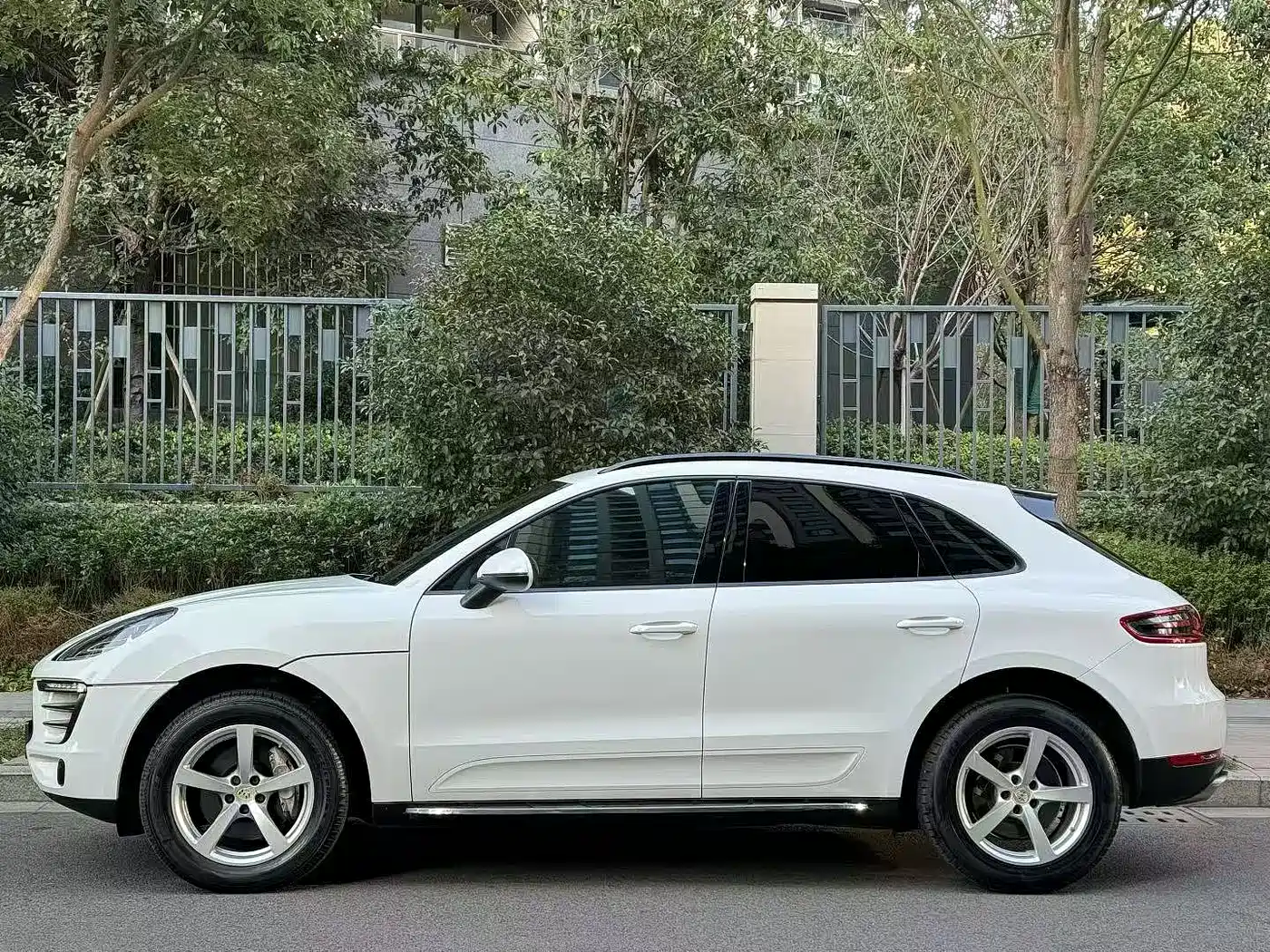 Porsche Macan 2016 Macan 2.0T фото 3