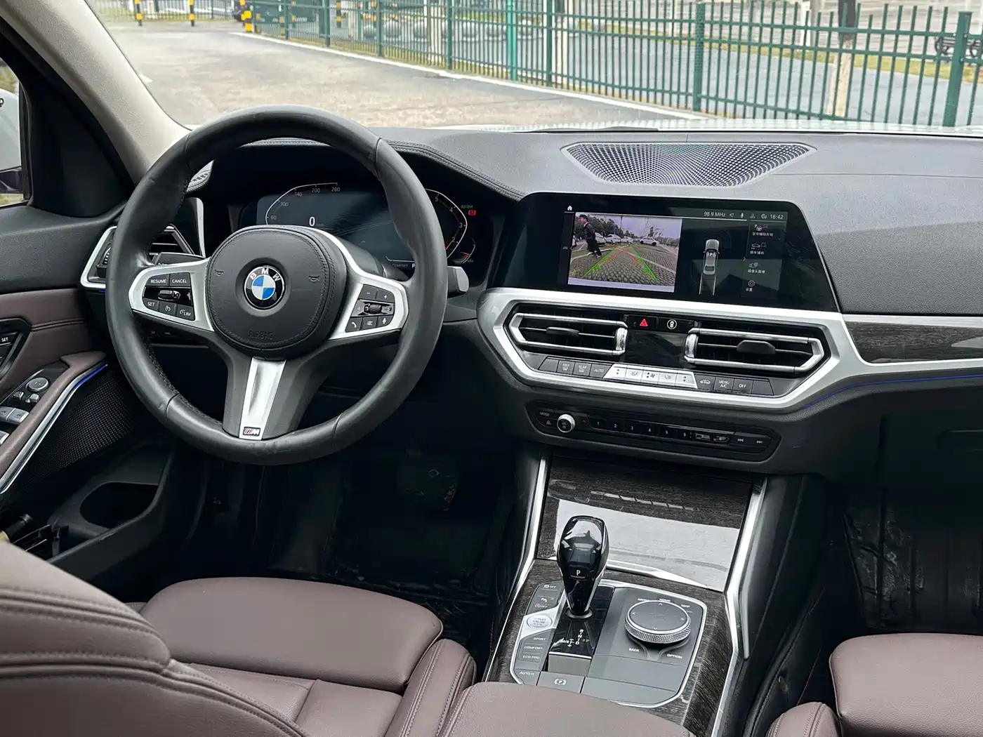 BMW 3 Series 2022 325Li M Sport Package фото 28