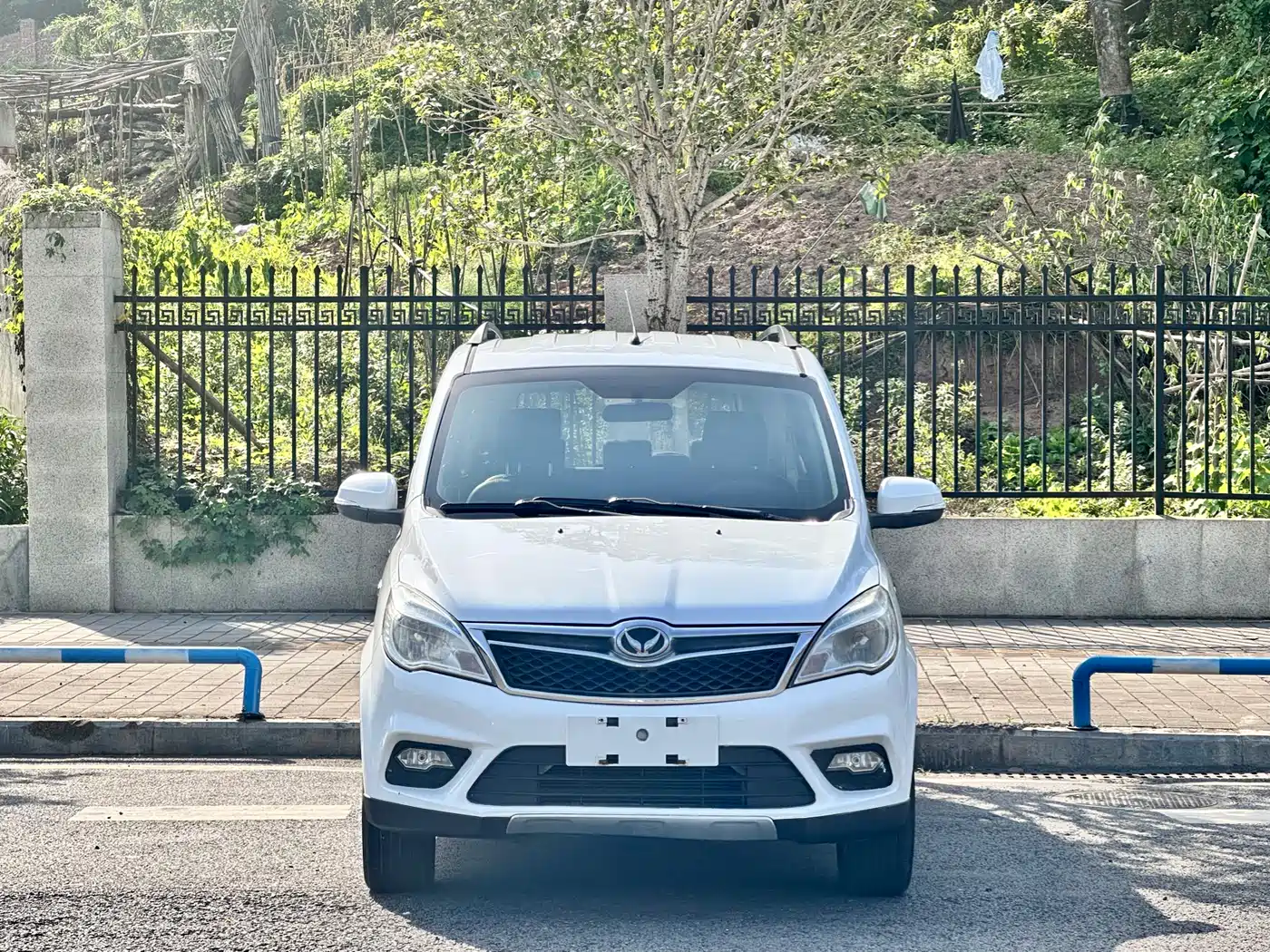 BAIC Huansu H2 2016 2015 1.5L AMT Luxury BJ415C