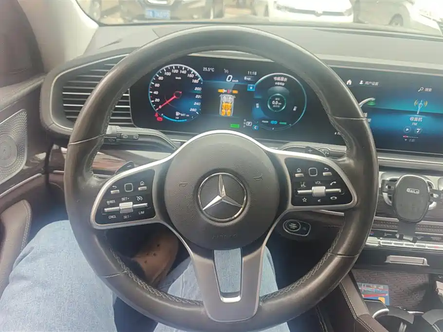 MERCEDES-BENZ GLS