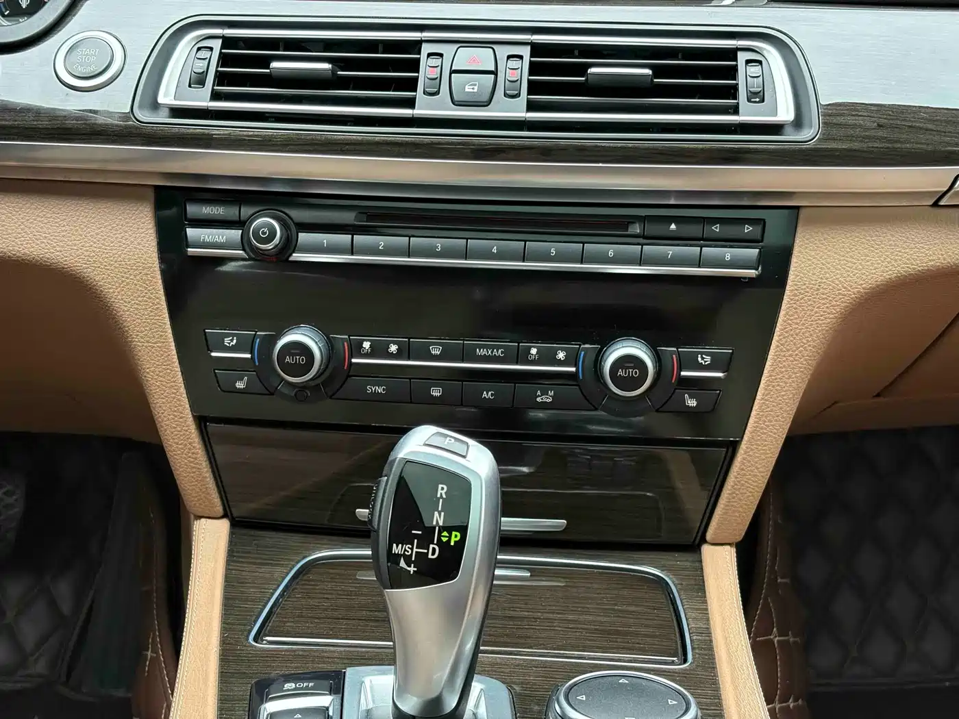 BMW 7 Series 2014 730Li Premium фото 10