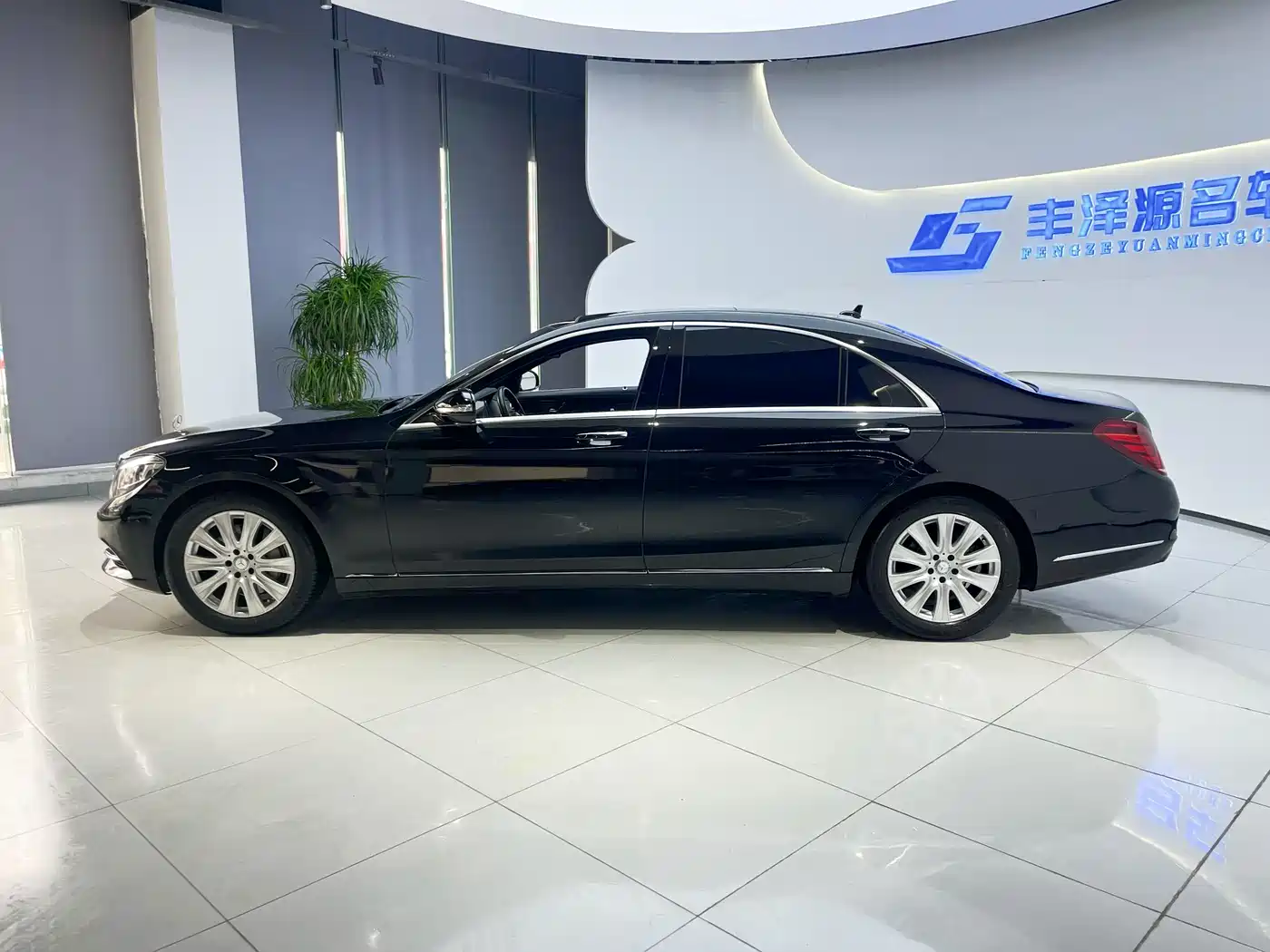 Mercedes-Benz S-Class 2016 S 320 L Business Edition фото 3