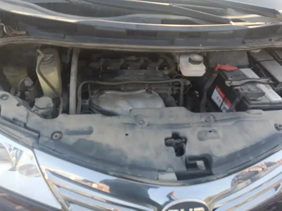 BYD M6 2017 2015 2.4L Automatic Luxury