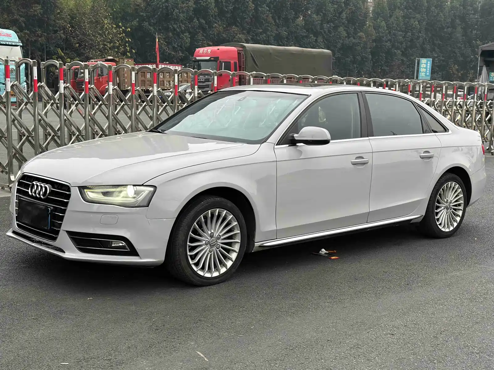 Фото 1 - Audi A4L