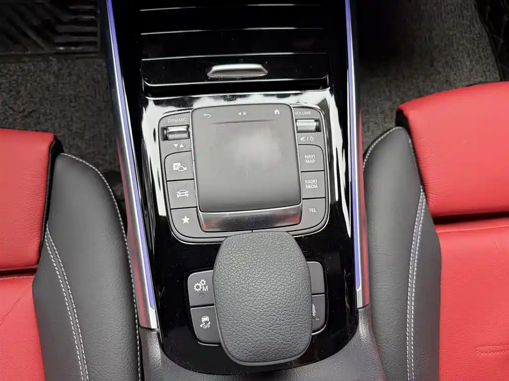 MERCEDES-BENZ GLB AMG