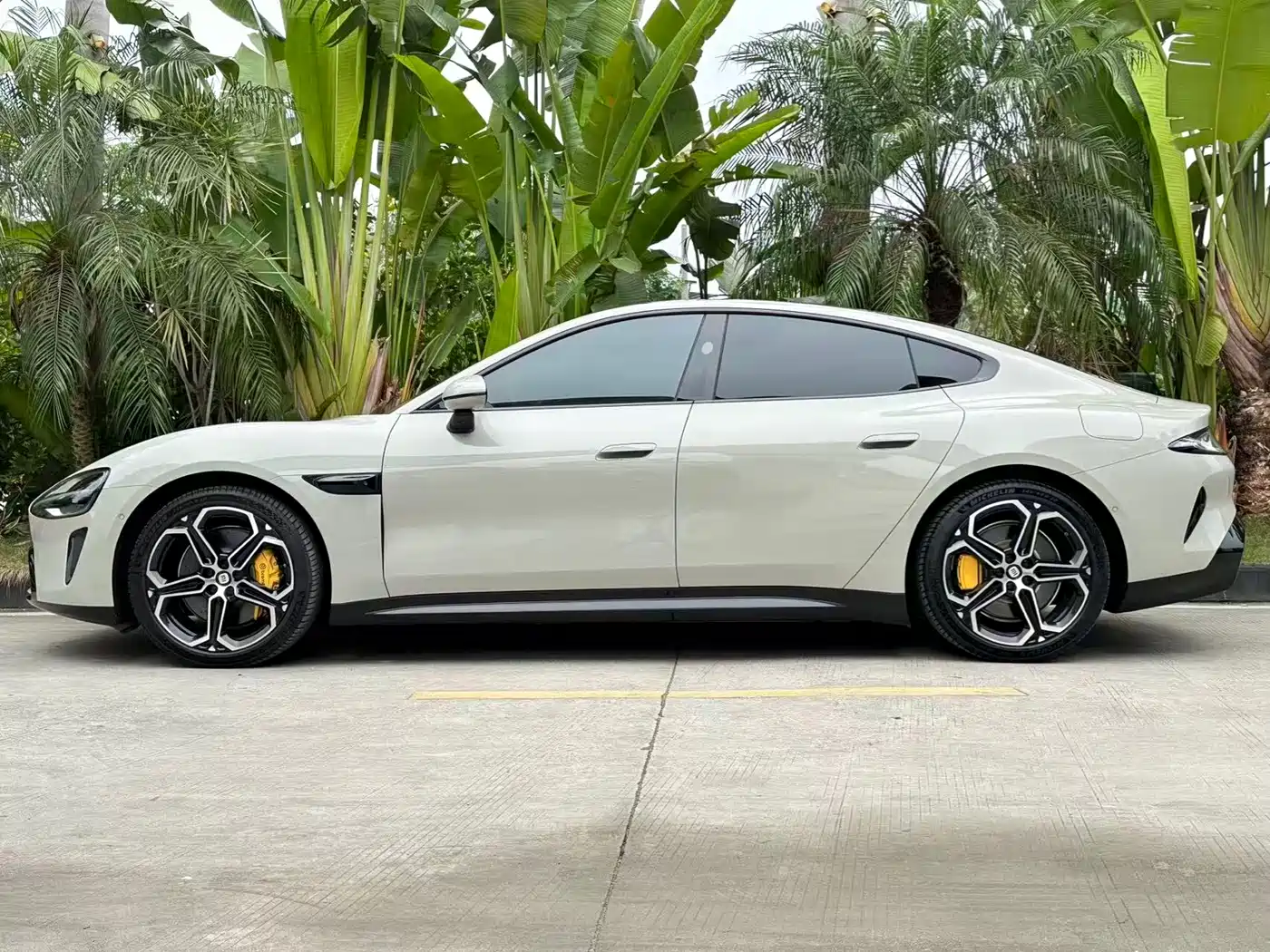 XIAOMI CAR XIAOMI SU7