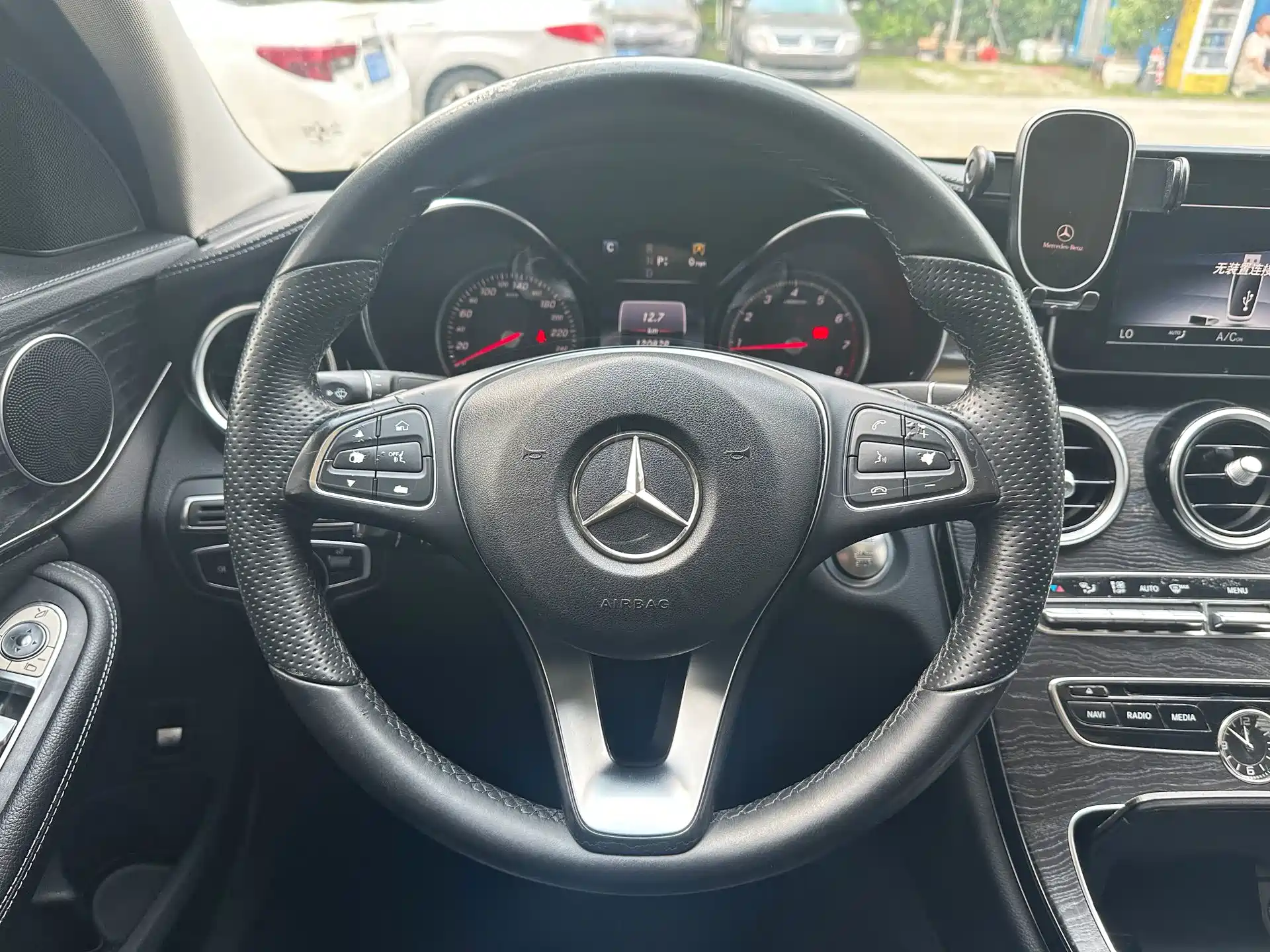 Фото 13 - Mercedes-Benz C-Class