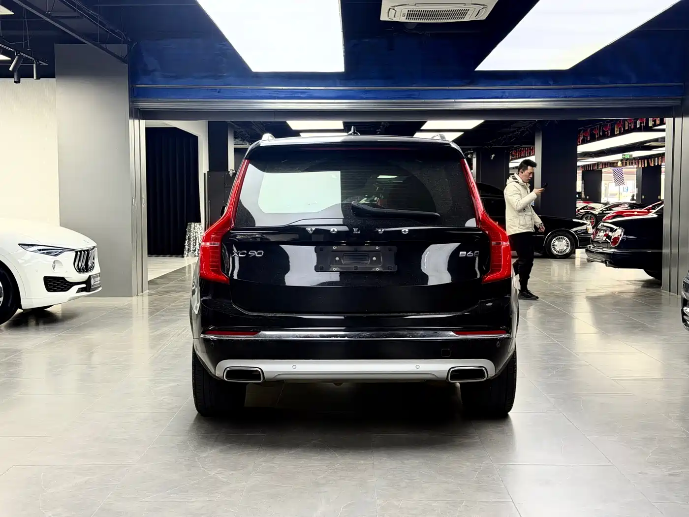 VOLVO XC90