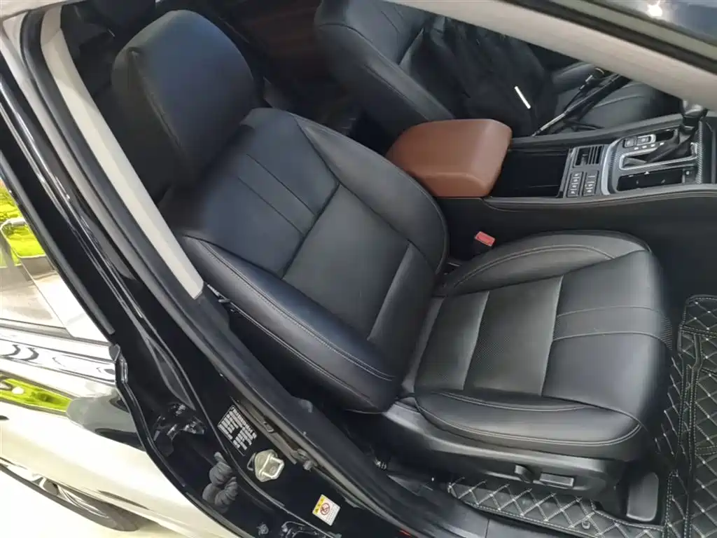GAC Trumpchi Trumpchi GS8 2017 320T 2WD Luxury Smart Connect (7-seater) фото 25