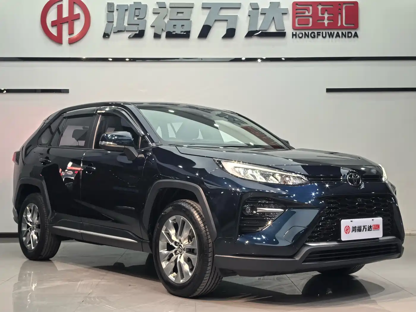 Toyota Wildlander 2022 2.0L CVT FWD Luxury PLUS Edition фото 3