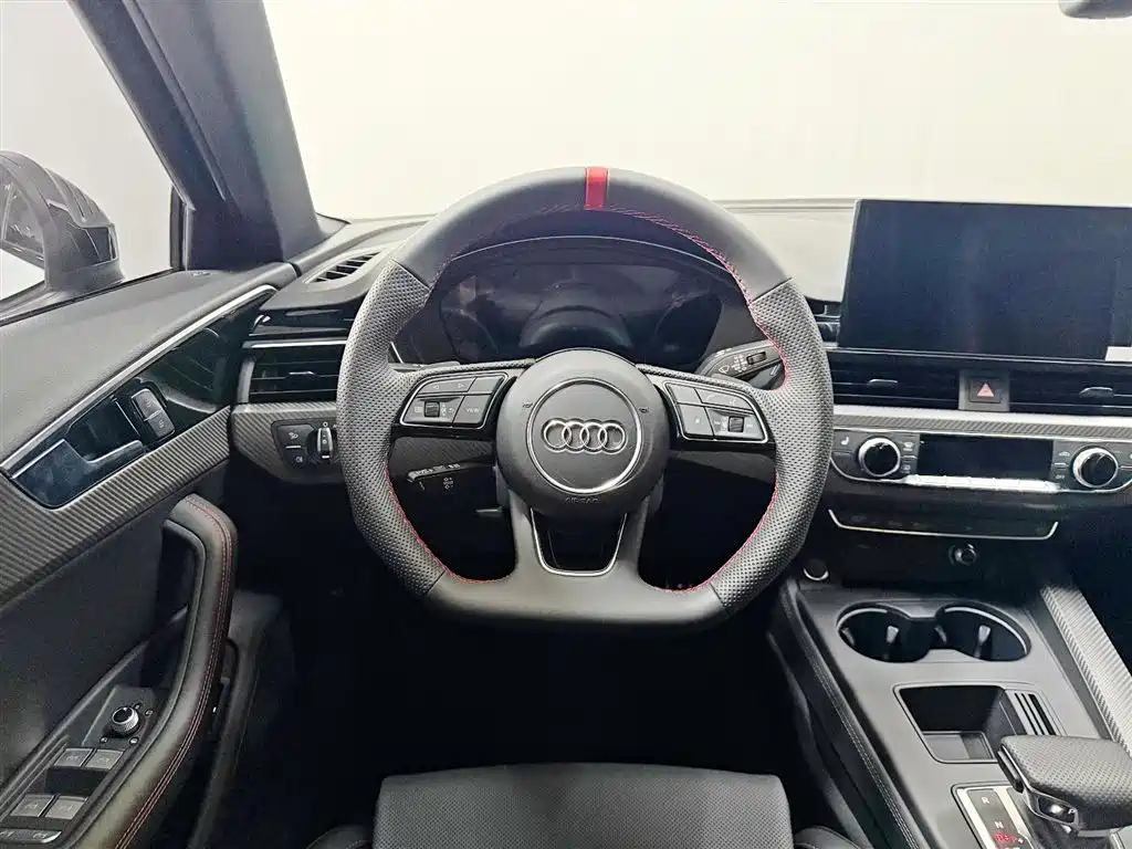 Photo 11 - Audi A4L