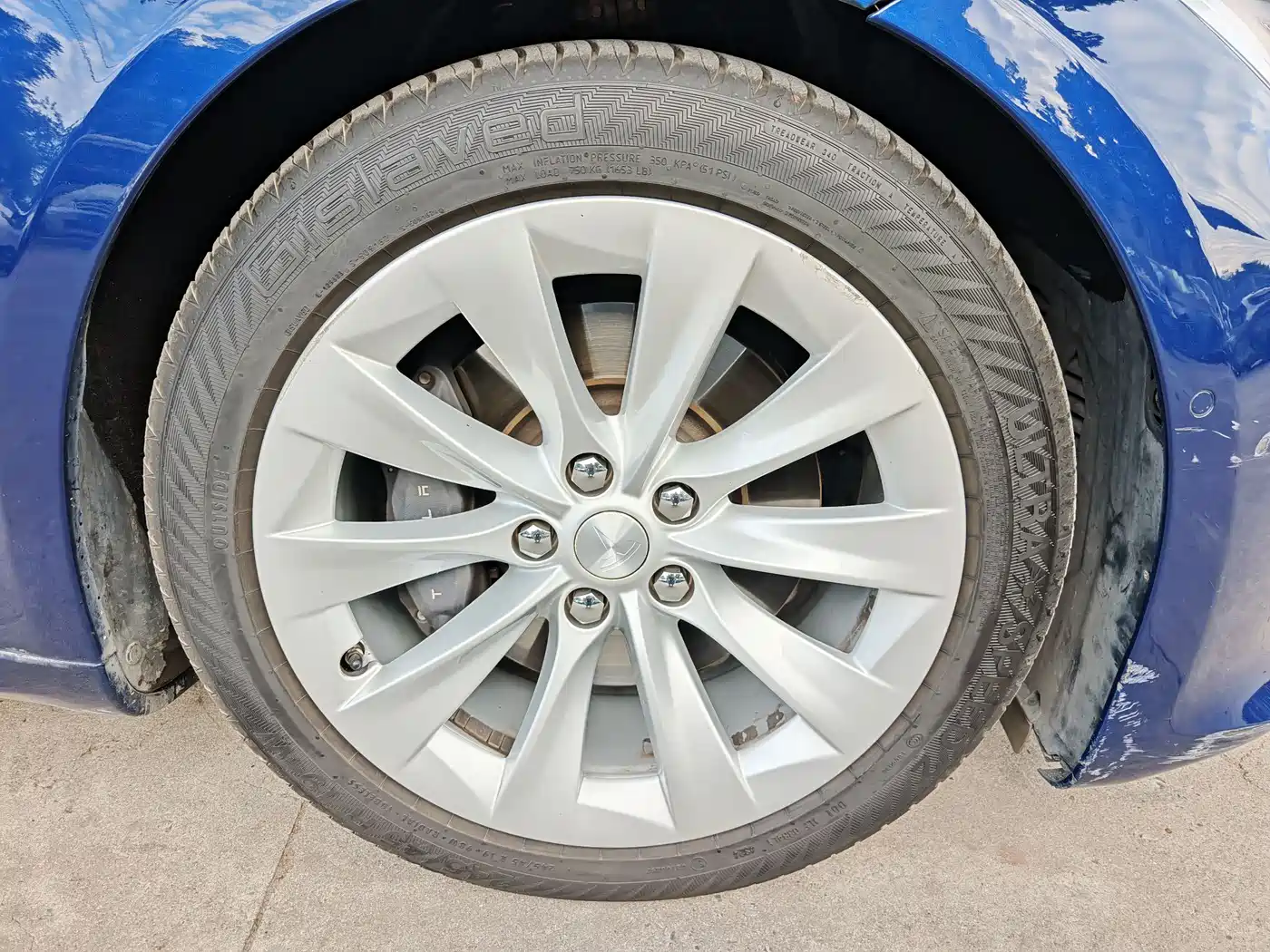 TESLA MODEL S