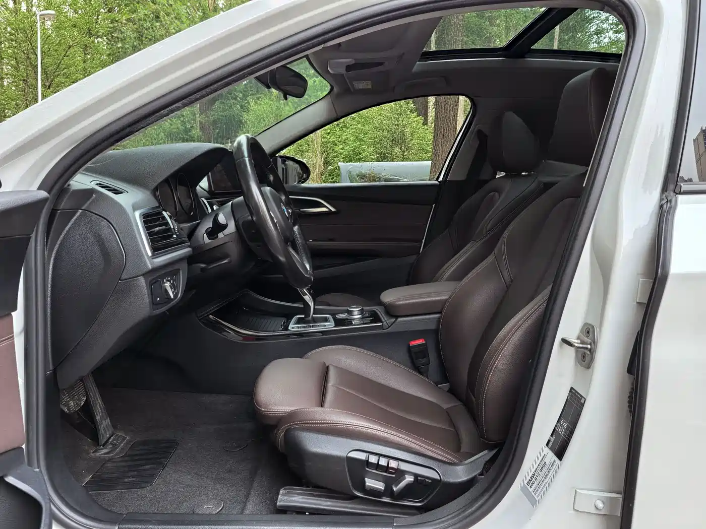BMW 1 Series 2023 125i M Sport Shadow Edition фото 9