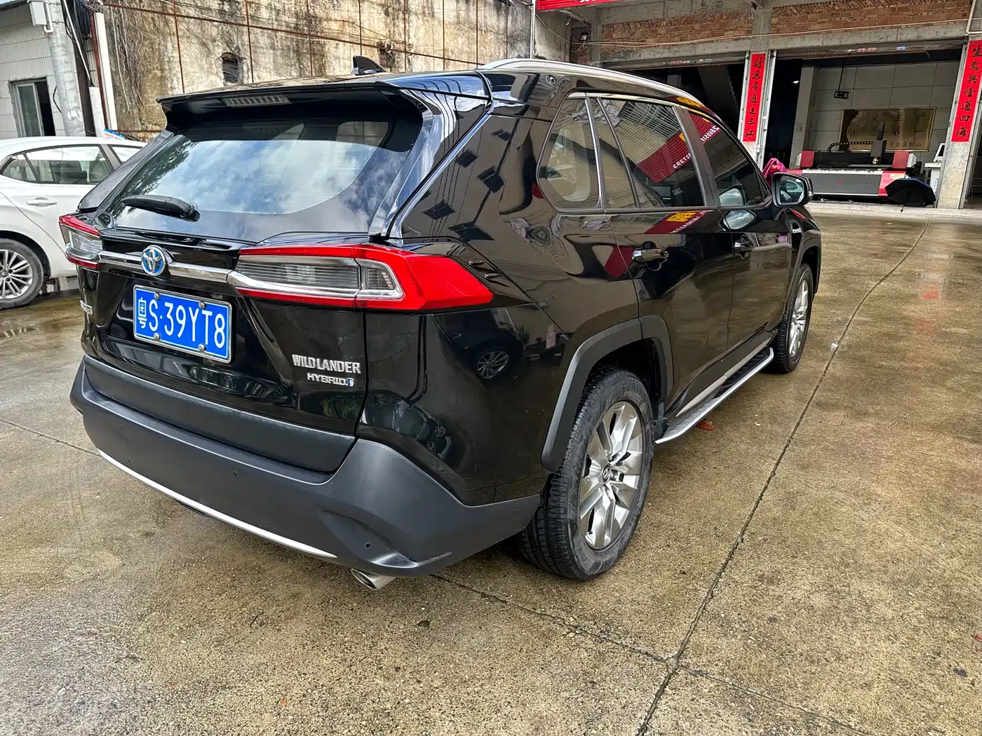 Toyota Wildlander 2020 Dual Engine 2.5L E-CVT FWD Luxury фото 4