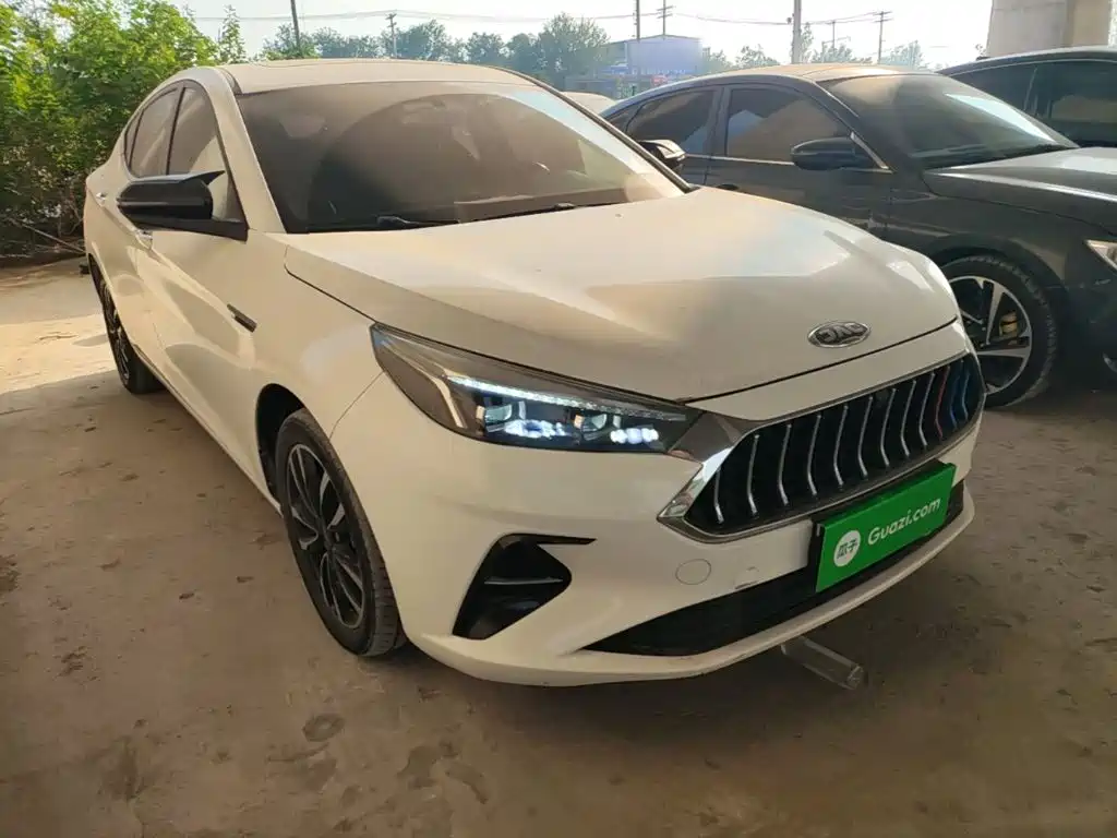 2020 JAC JAC J7