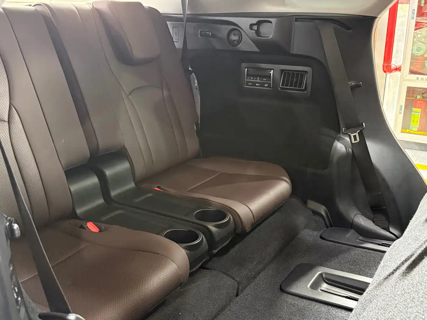 Фото 16 - Lexus RX