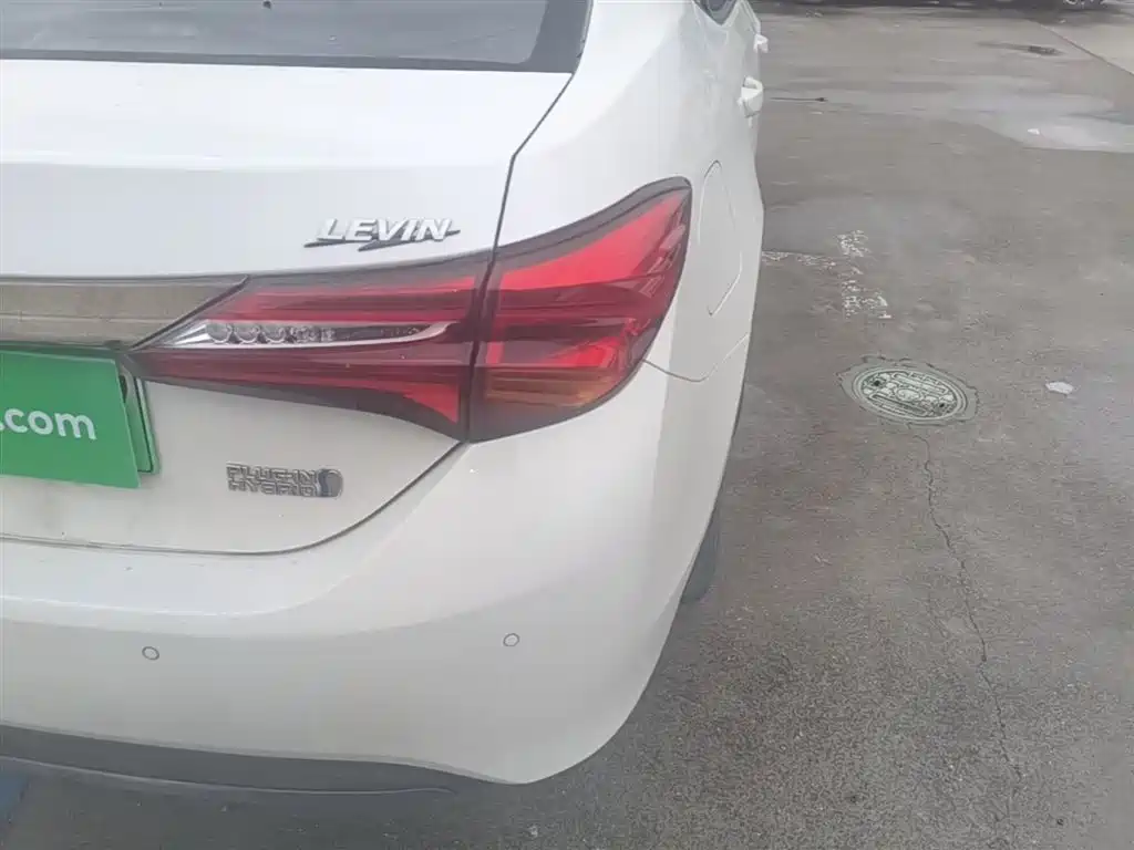 Toyota Levin Twin Engine E+ 2019 1.8PH GS E-CVT Elite Sunroof Edition фото 8