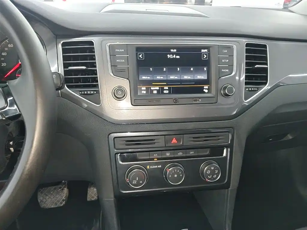 Volkswagen Golf Sportsvan 2016 230TSI Automatic Progressive фото 13