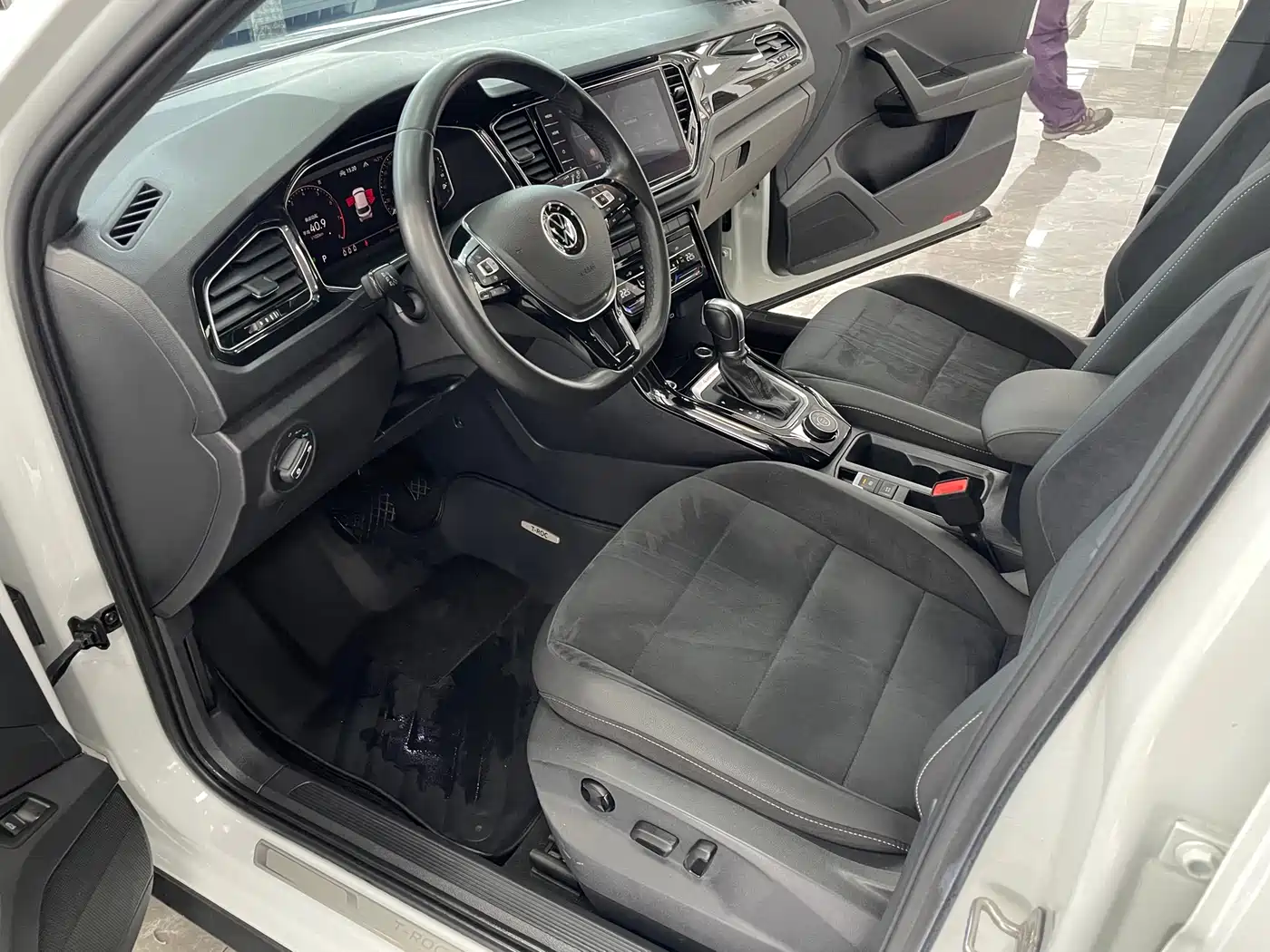 VOLKSWAGEN T ROC EXPLORING SONGS