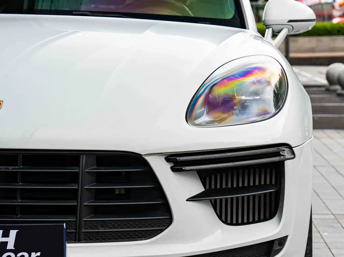 Photo 3 - Porsche Macan